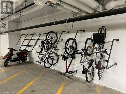 1 Wellington Street Unit# 607, Brantford, ON - Indoor Photo Showing Garage