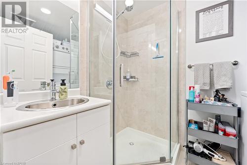 1 Wellington Street Unit# 607, Brantford, ON - Indoor Photo Showing Bathroom