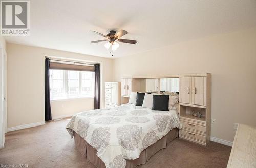 334 Pinehill Drive, Stoney Creek, ON - Indoor Photo Showing Bedroom