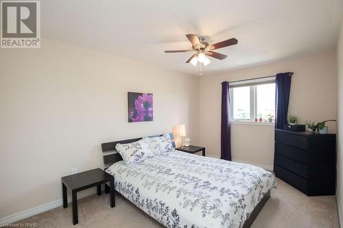 334 Pinehill Drive, Stoney Creek, ON - Indoor Photo Showing Bedroom