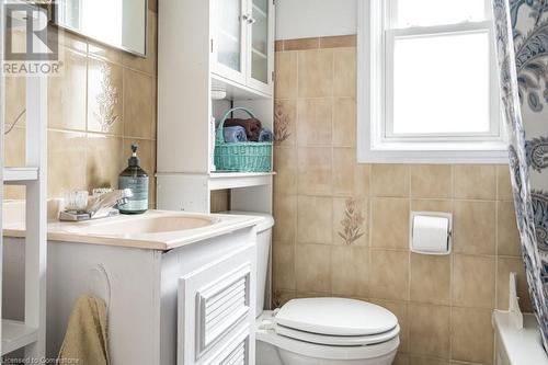 6 Peter Street, Hamilton, ON - Indoor Photo Showing Bathroom