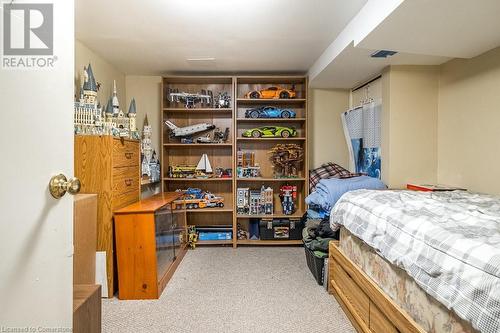 6 Peter Street, Hamilton, ON - Indoor Photo Showing Bedroom