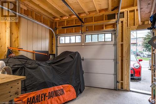 6 Peter Street, Hamilton, ON - Indoor Photo Showing Garage