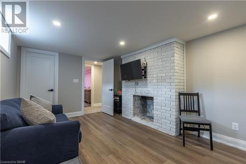 38 Jacobson Avenue, St. Catharines, ON - Indoor Photo Showing Living Room With Fireplace