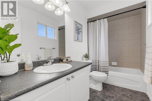 24 Gershwin Court, Hamilton, ON - Indoor Photo Showing Bathroom