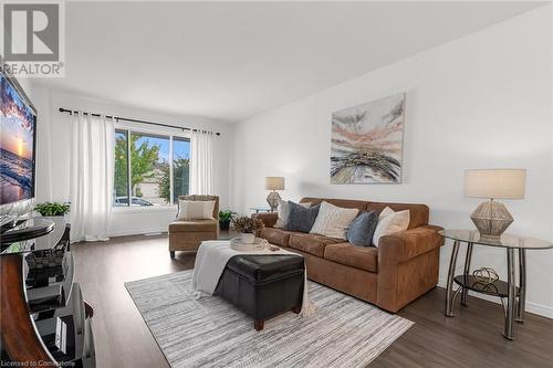 24 Gershwin Court, Hamilton, ON - Indoor Photo Showing Living Room