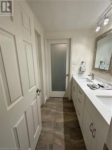 674 Laurier Avenue, Milton, ON - Indoor Photo Showing Bathroom