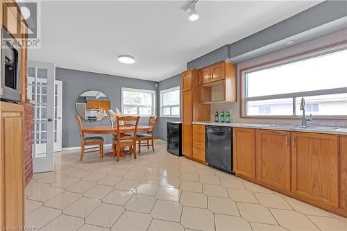 183 Federal Street, Stoney Creek, ON - Indoor Photo Showing Kitchen