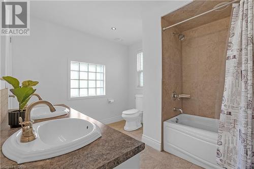 183 Federal Street, Stoney Creek, ON - Indoor Photo Showing Bathroom