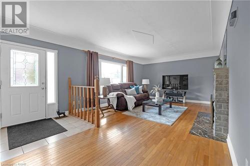 183 Federal Street, Stoney Creek, ON - Indoor Photo Showing Living Room