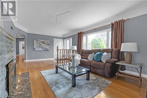 183 Federal Street, Stoney Creek, ON - Indoor Photo Showing Living Room