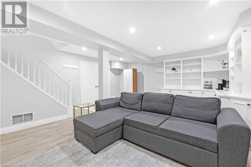 2107 Country Club Drive, Burlington, ON - Indoor Photo Showing Living Room