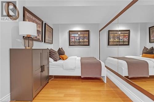 5646 Roseville Court, Burlington, ON - Indoor Photo Showing Bedroom