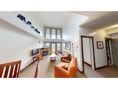 415 - 1500 Mcdonald Avenue, Fernie, BC - Indoor With Fireplace