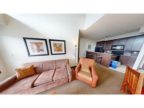 415 - 1500 Mcdonald Avenue, Fernie, BC - Indoor Photo Showing Other Room