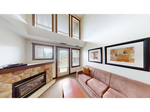 415 - 1500 Mcdonald Avenue, Fernie, BC - Indoor With Fireplace