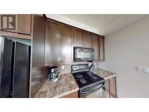 1500 Mcdonald  Avenue Unit# 415, Fernie, BC - Indoor Photo Showing Kitchen