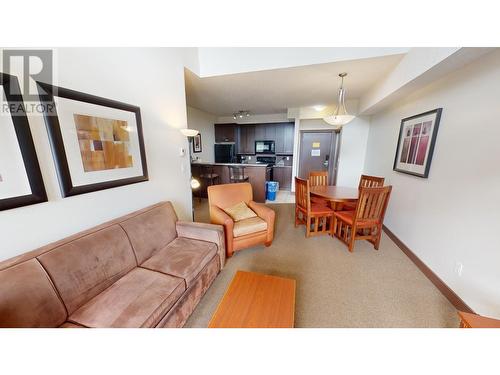 1500 Mcdonald  Avenue Unit# 415, Fernie, BC - Indoor Photo Showing Living Room