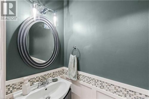 powder room Main floor - 145 Ironwood Road, Guelph, ON - Indoor