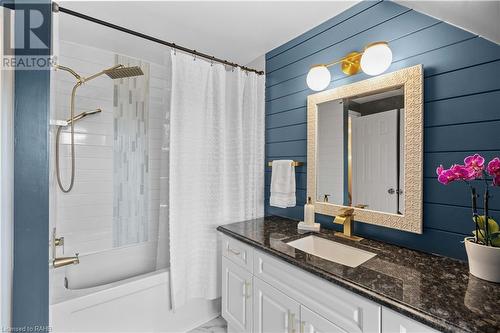 145 Ironwood Road, Guelph, ON - Indoor Photo Showing Bathroom