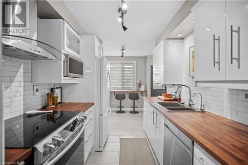 145 Ironwood Road, Guelph, ON - Indoor Photo Showing Kitchen With Double Sink With Upgraded Kitchen