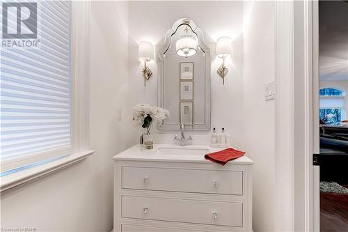 2214 Hampstead Road, Oakville, ON - Indoor Photo Showing Bathroom