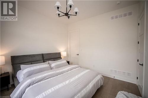 11 Primrose Street, Pelham, ON - Indoor Photo Showing Bedroom