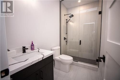 11 Primrose Street, Pelham, ON - Indoor Photo Showing Bathroom