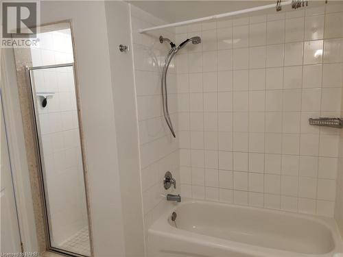 96 Nelson Street W Unit# 31, Oakville, ON - Indoor Photo Showing Bathroom