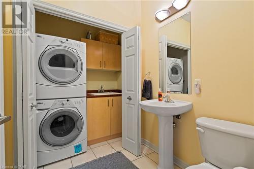 99 Willowlanding Court, Welland, ON - Indoor Photo Showing Laundry Room