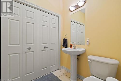 99 Willowlanding Court, Welland, ON - Indoor Photo Showing Bathroom