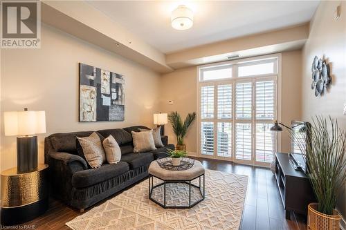 5010 Corporate Drive Unit# 239, Burlington, ON - Indoor Photo Showing Living Room