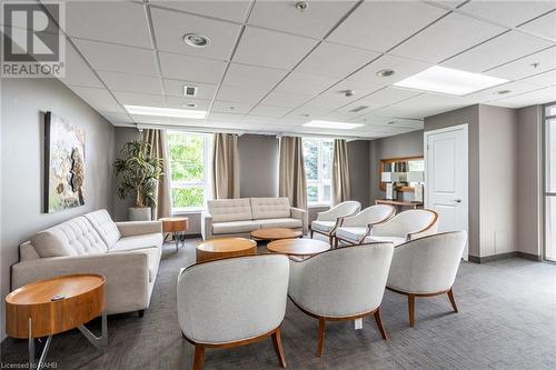 5010 Corporate Drive Unit# 239, Burlington, ON - Indoor Photo Showing Living Room