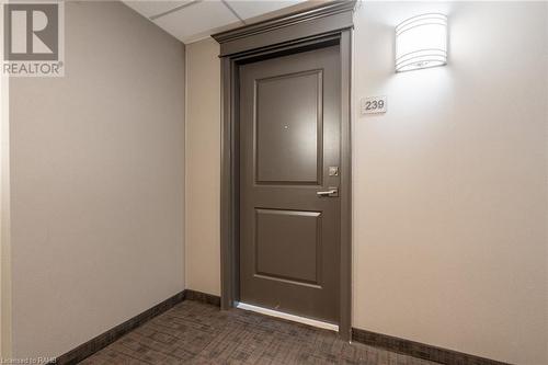 5010 Corporate Drive Unit# 239, Burlington, ON - Indoor Photo Showing Other Room