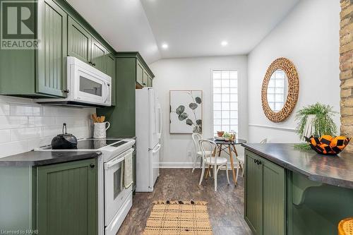 49 Edward Street, London, ON - Indoor Photo Showing Kitchen