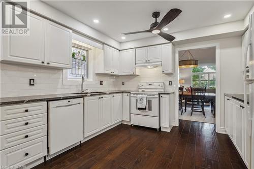 1150 Skyview Drive Unit# 18, Burlington, ON - Indoor Photo Showing Kitchen