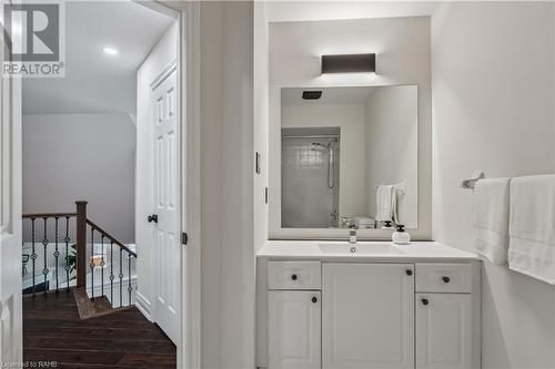 1150 Skyview Drive Unit# 18, Burlington, ON - Indoor Photo Showing Bathroom