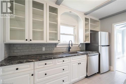 728 Gorham Road, Ridgeway, ON - Indoor Photo Showing Kitchen