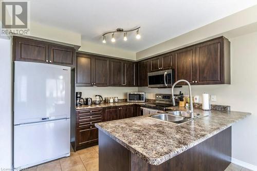 16 Newport Crescent, Hamilton, ON - Indoor Photo Showing Kitchen With Double Sink