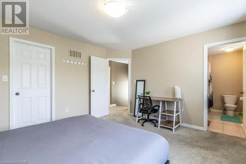 16 Newport Crescent, Hamilton, ON - Indoor Photo Showing Bedroom