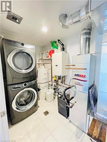 2530 Eglinton Avenue W Unit# 109, Mississauga, ON - Indoor Photo Showing Laundry Room