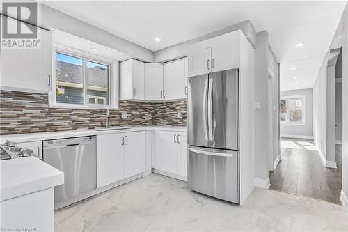 146 Craigroyston Road, Hamilton, ON - Indoor Photo Showing Kitchen With Upgraded Kitchen