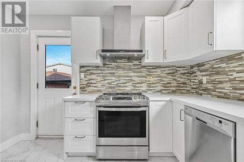 146 Craigroyston Road, Hamilton, ON - Indoor Photo Showing Kitchen With Upgraded Kitchen