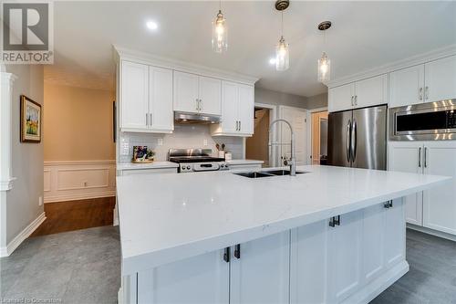 463 Wicklow Road, Burlington, ON - Indoor Photo Showing Kitchen With Double Sink With Upgraded Kitchen