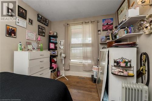 236 Grosvenor Avenue N, Hamilton, ON - Indoor Photo Showing Bedroom