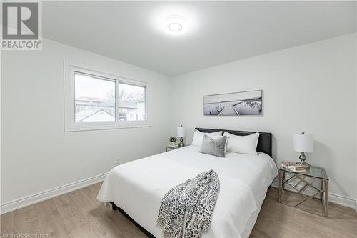 large master - 3045 Portage Road, Niagara Falls, ON - Indoor Photo Showing Bedroom