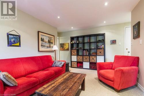 40 Robinson Street Unit# 307, Hamilton, ON - Indoor Photo Showing Living Room