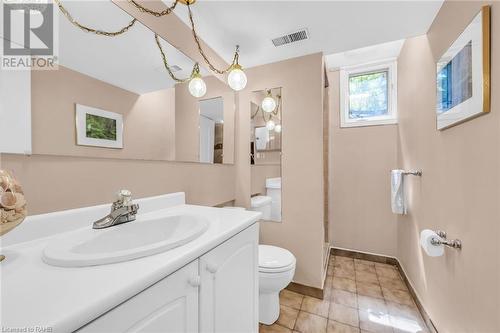 740 Greenhill Avenue, Hamilton, ON - Indoor Photo Showing Bathroom