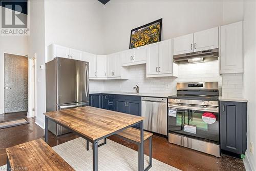 11 Rebecca Street Unit# 403, Hamilton, ON - Indoor Photo Showing Kitchen