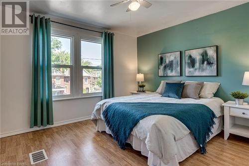 167 Balsam Avenue S, Hamilton, ON - Indoor Photo Showing Bedroom